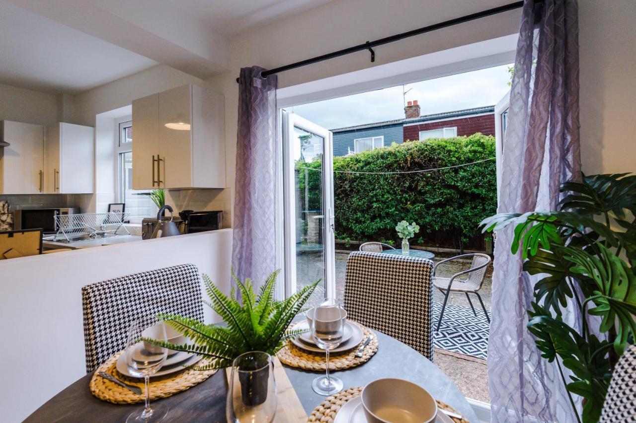 Welcoming 3 Bed Home, 10 Mins From Chester Races And Zoo Saughall Eksteriør bilde
